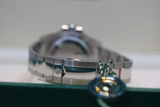 High Quality Replica Rolex Gmt-master II 116710ln-0001 Caliber 3186 Automatic Movement 40mm Steel Case Mens/unisex Watch - Image 6