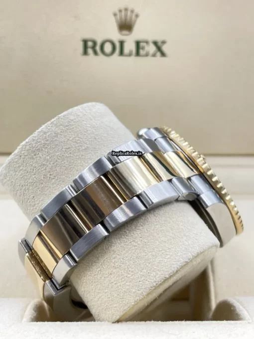 Fabulous Copies Rolex Submariner Date 116613lb Caliber 3135 Automatic Movement 40mm Steel Case Mens/unisex Watch - Image 7