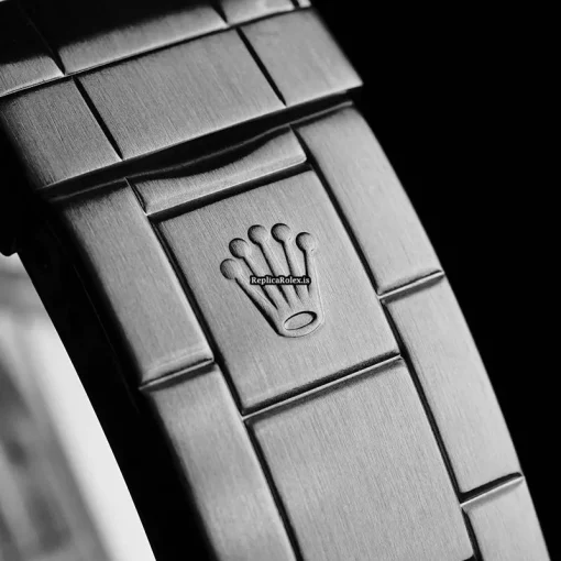 Lovely Replicas Rolex Submariner Date 1680 Automatic Movement 40mm Steel Case Mens/unisex Watch - Image 9