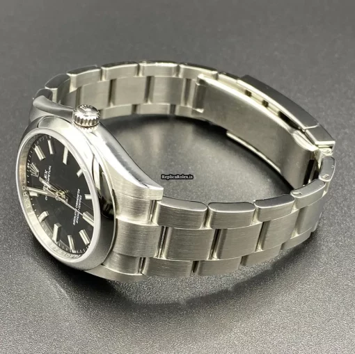 Amazing Replica Rolex Oyster Perpetual 34 124200 Caliber 2232 Automatic Movement 34mm Steel Case Mens/unisex Watch - Image 5