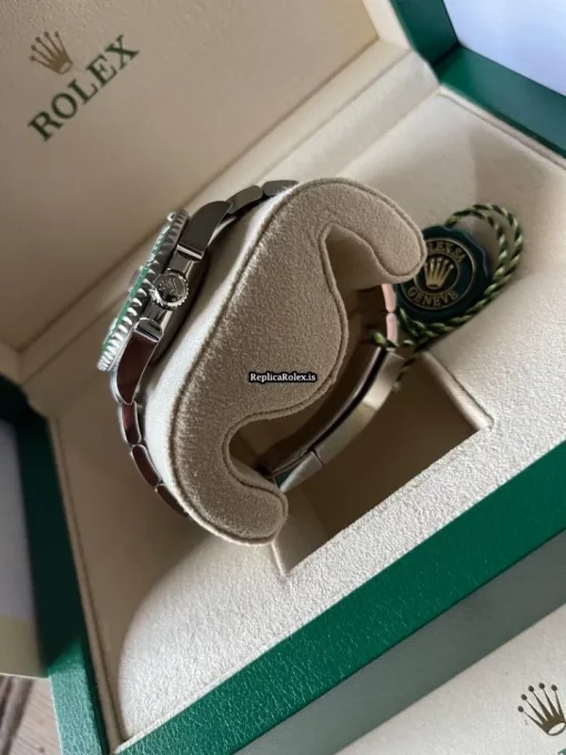 Wonderful Replica Rolex Submariner Date 116610lv Caliber 3135 Automatic Movement 40mm Steel Case Mens/unisex Watch - Image 3