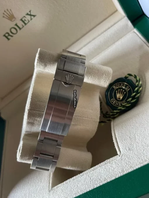 Wonderful Replica Rolex Submariner Date 116610lv Caliber 3135 Automatic Movement 40mm Steel Case Mens/unisex Watch - Image 5