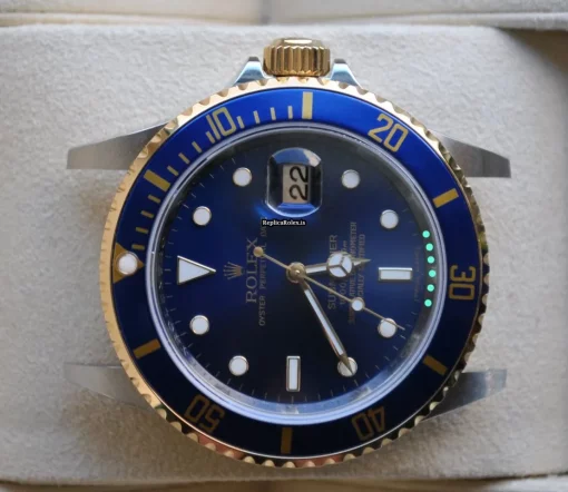 Superb Replica Rolex Submariner Date 16613 Caliber 3135 Automatic Movement 40mm Gold/steel Case Mens/unisex Watch - Image 3