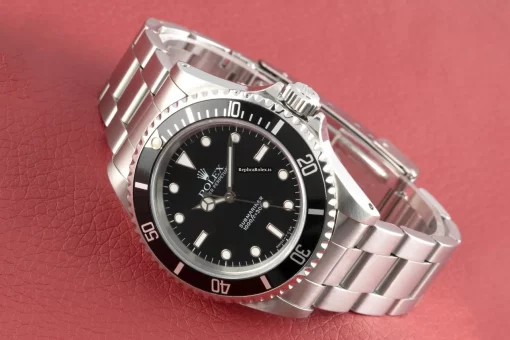 Well Made Replica Rolex Submariner 14060 Caliber 3000 Automatic Movement 40mm Steel Case Mens/unisex Watch - Image 3