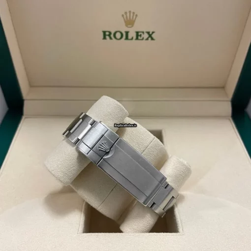 Marvellous Replica Rolex Submariner Date 116610lv Caliber 3135 Automatic Movement 40mm Steel Case Mens/unisex Watch - Image 2