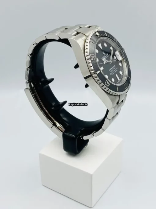 Excellent Replica Rolex Submariner Date 116610ln Caliber 3135 Automatic Movement 40mm Steel Case Mens/unisex Watch - Image 2