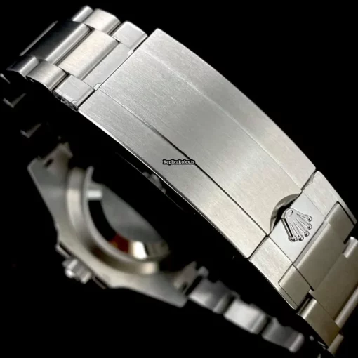 Superb Fake Rolex Submariner 124060 Caliber 3230 Automatic Movement 41mm Steel Case Mens/unisex Watch - Image 7