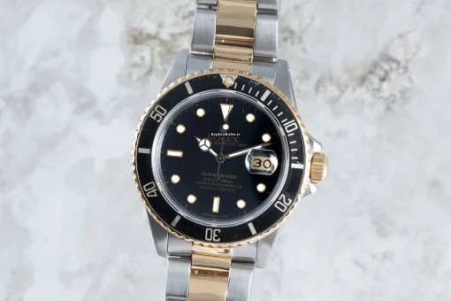 Design Replica Rolex Submariner Date 16803 Caliber 3035 Automatic Movement 40mm Gold/steel Case Mens/unisex Watch