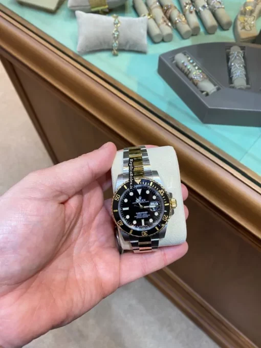 Pleasing Replica Rolex Submariner Date 116613ln Caliber 3135 Automatic Movement 40mm Gold/steel Case Mens/unisex Watch - Image 2