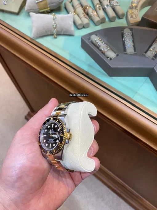 Pleasing Replica Rolex Submariner Date 116613ln Caliber 3135 Automatic Movement 40mm Gold/steel Case Mens/unisex Watch - Image 5