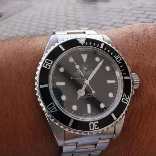 Lovely Replica Rolex Submariner 14060 Watch