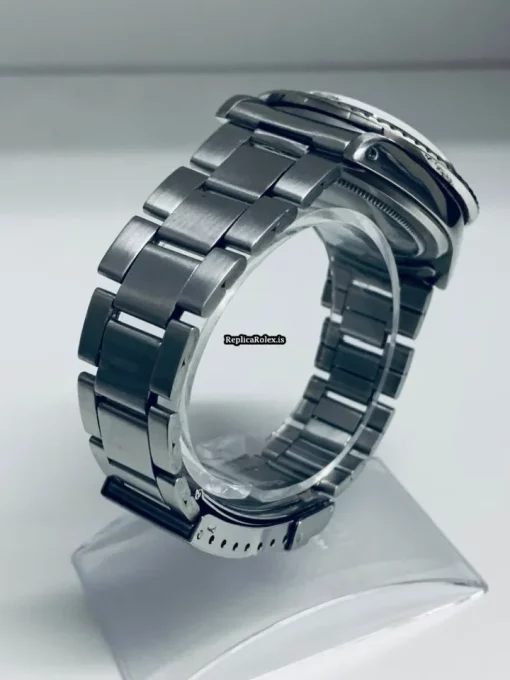 Fabulous Fake Rolex Submariner Date 1680 Automatic Movement 40mm Steel Case Mens/unisex Watch - Image 4