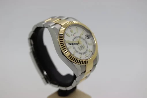 Pleasing Fake Rolex Sky-dweller 326933 Caliber 9001 Automatic Movement 42mm Gold/steel Case Mens/unisex Watch - Image 2