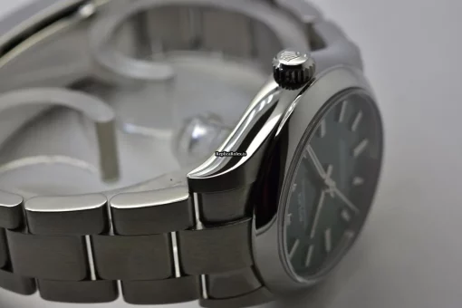 Top Replica Rolex Oyster Perpetual 31 124200 Automatic Movement 31mm Steel Case Mens/unisex Watch - Image 3