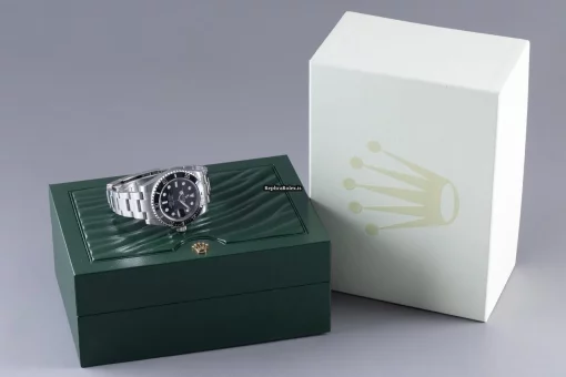 Trustworthy Replica Rolex Submariner Date 116613lb Caliber 3135 Automatic Movement 40mm Gold/steel Case Mens/unisex Watch - Image 4