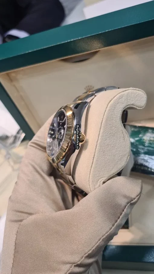 Design Fakes Rolex Sky-dweller 326933 Caliber 9001 Automatic Movement 42mm Gold/steel Case Mens/unisex Watch - Image 2
