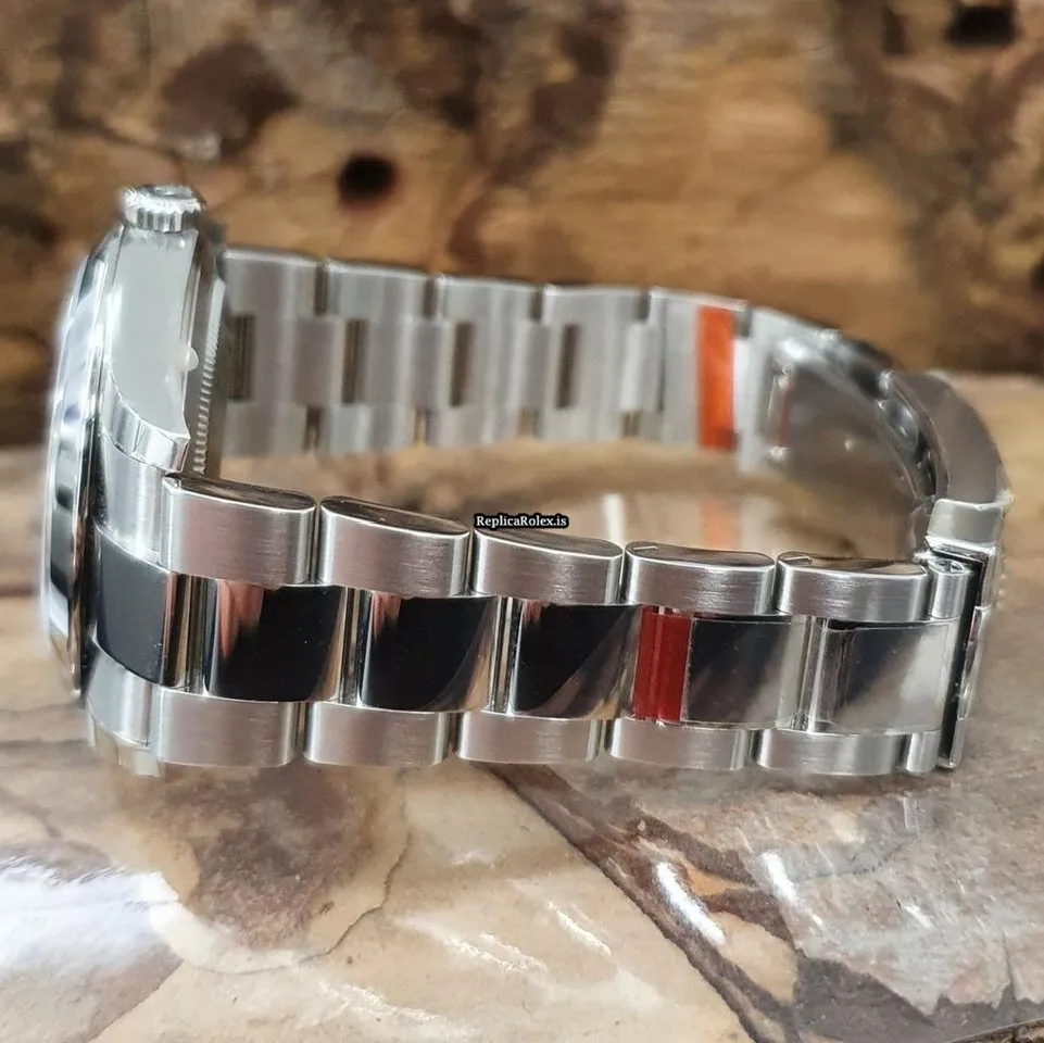 Luxury Replica Rolex Datejust 126300 Automatic Movement 41mm Steel Case Watch - Image 4