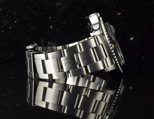 Remarkable Fake Rolex Submariner Date 1680 Caliber 1570 Automatic Movement 40mm Steel Case Mens/unisex Watch - Image 6