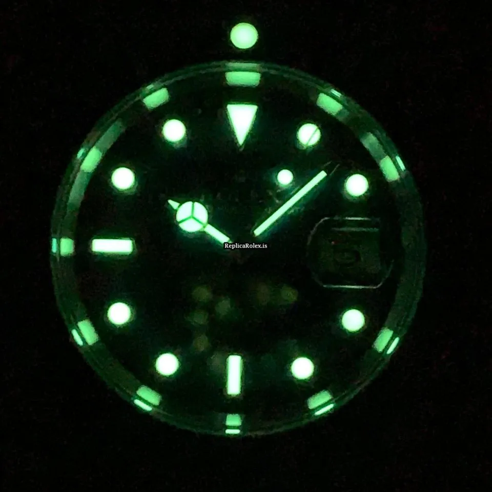 Trustworthy Replica Rolex Submariner Date 16613lb Caliber 3135 Automatic Movement 40mm Gold/steel Case Mens/unisex Watch - Image 9