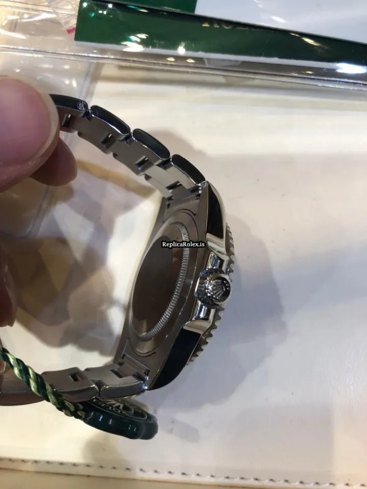 Fabulous Fake Rolex Gmt-master II 116710ln Caliber 3186 Automatic Movement 40mm Steel Case Mens/unisex Watch - Image 2