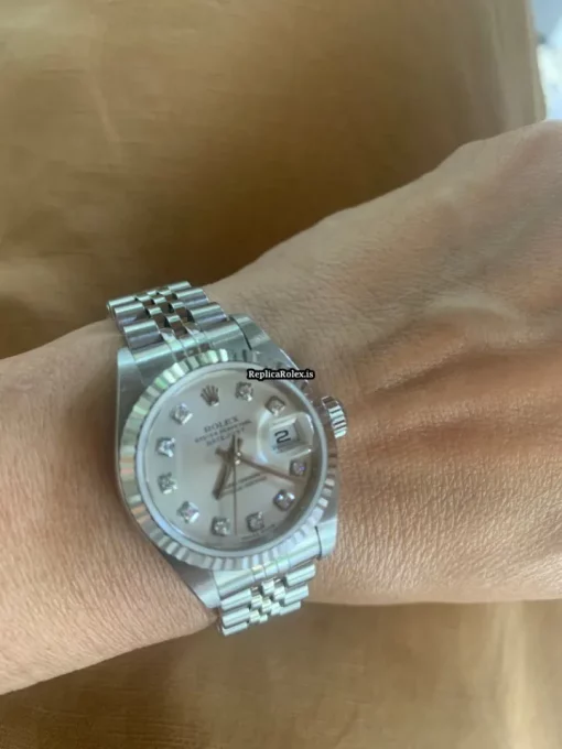 Amazing Replica Rolex Lady-datejust 179174 Caliber 2235 Automatic Movement 26mm Steel Case Womens Watch - Image 7