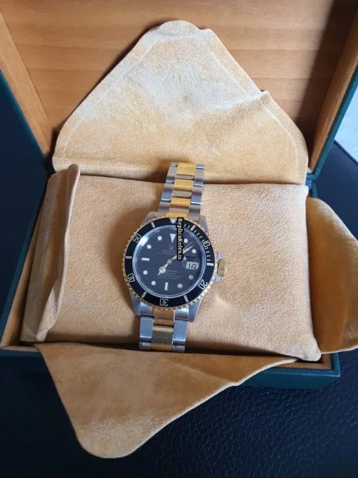 Fine Copy Rolex Submariner Date 16613 Caliber 3135 Automatic Movement 40mm Gold/steel Case Mens/unisex Watch
