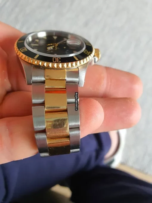 Fine Copy Rolex Submariner Date 16613 Caliber 3135 Automatic Movement 40mm Gold/steel Case Mens/unisex Watch - Image 5