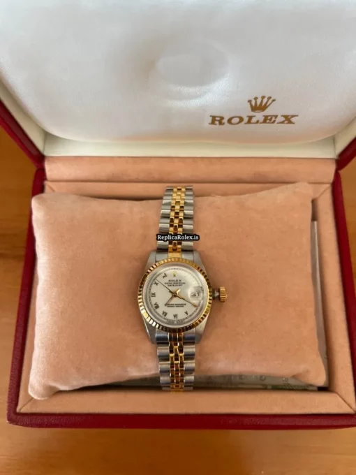 Fine Replica Rolex Oyster Perpetual Lady Date 69163 Caliber 2135 Automatic Movement 26mm Gold/steel Case Womens Watch - Image 12