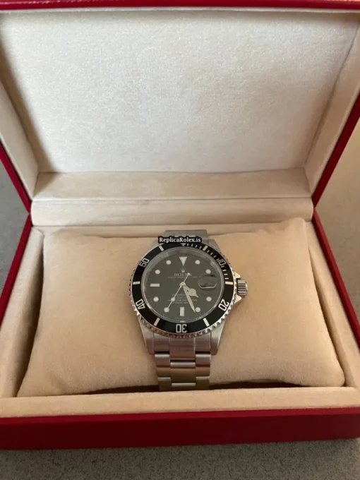 Incredible Replica Rolex Submariner Date 16610 Caliber 3135 Automatic Movement 40mm Steel Case Mens/unisex Watch
