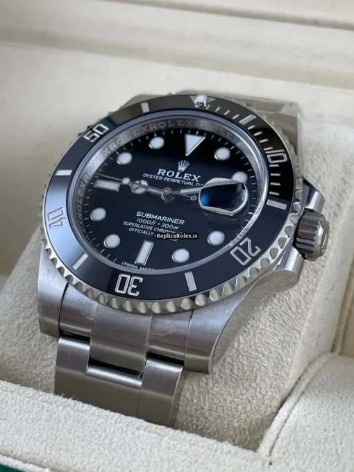 Inexpensive Replica Rolex Submariner Date 116610ln Caliber 3135 Automatic Movement 40mm Steel Case Mens/unisex Watch - Image 2
