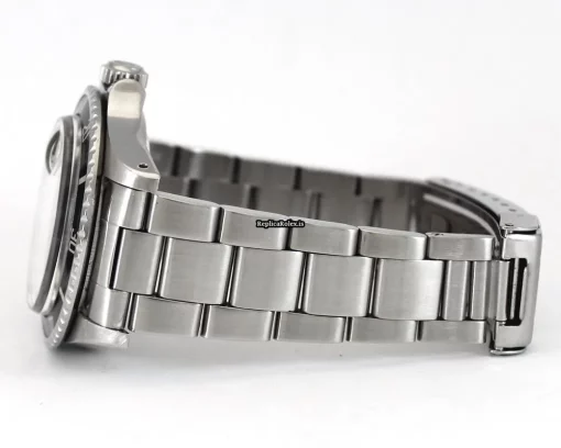 Superb Copies Rolex Submariner Date 1680 Caliber 1570 Automatic Movement 40mm Steel Case Mens/unisex Watch - Image 15