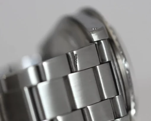 Superb Copies Rolex Submariner Date 1680 Caliber 1570 Automatic Movement 40mm Steel Case Mens/unisex Watch - Image 5