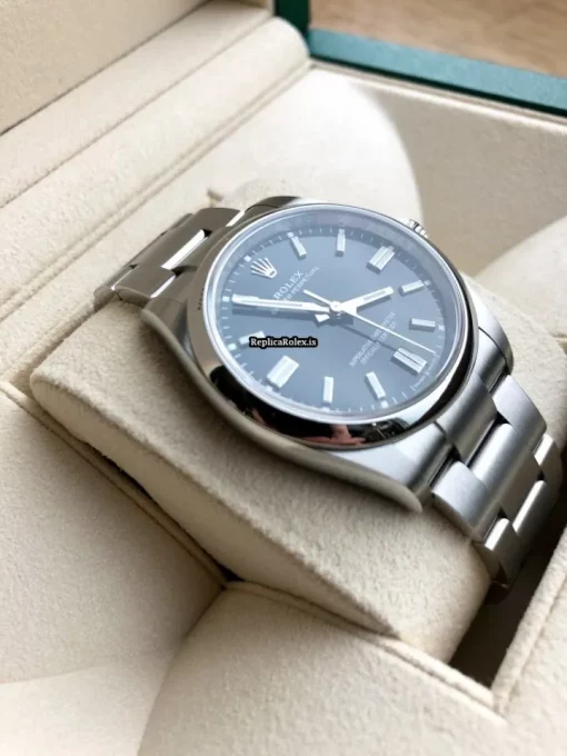 Well Made Replica Rolex Oyster Perpetual 36 126000 Caliber 3230 Automatic Movement 36mm Steel Case Mens/unisex Watch - Image 4